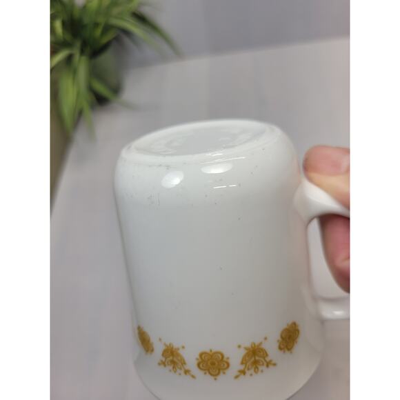 Vintage Mug Corning Ware Mug  Butterfly Gold, Milk Glass, D Handle Coffee Cup - Picture 4 of 5